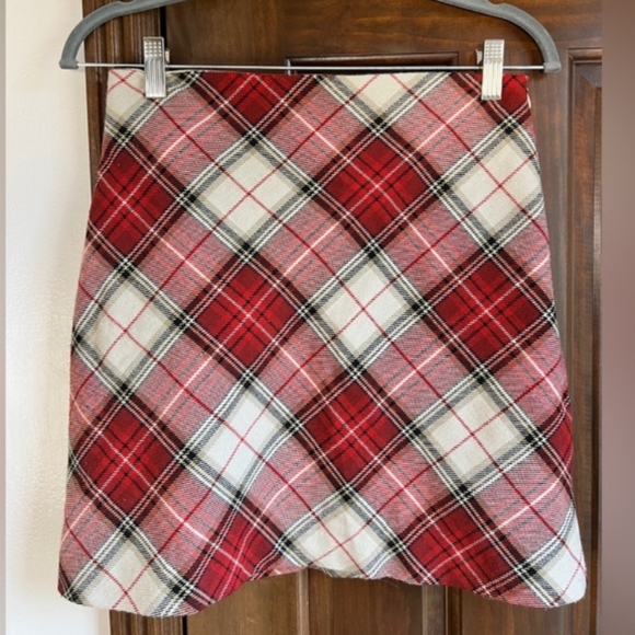 ❄️ H&M Red and White Plaid A Line Skirt - Picture 1 of 2